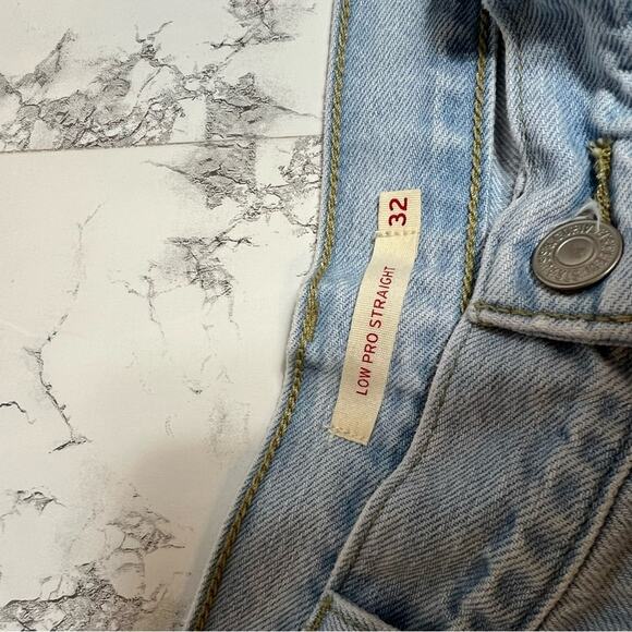 Levi’s low pro straight jeans light wash distressed Sz 32 - Picture 7 of 8